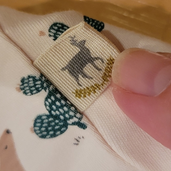 Red Caribou Prickly Rabbit Short Sleeve Onesie Size 18-24 Months New - Picture 3 of 8